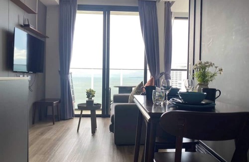 Pratumnak Hill Condo | Luxury Sea View - High Floor