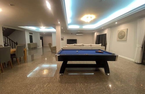 Bang Pakong Villa | Waterfront Royal Villa