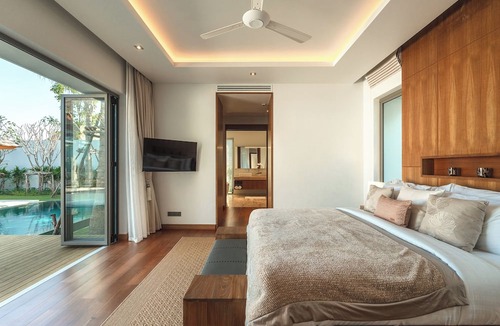 Thep Kasattri Villa | Famous Anchan Flora 4 BR V165