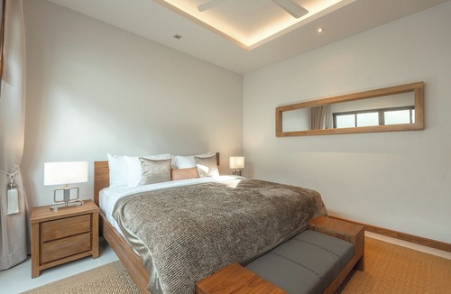 Thep Kasattri Villa | Famous Anchan Flora 4 BR V165