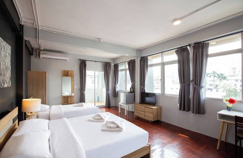 Si Phraya Hotel | 185 @ Surawong Hotel