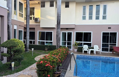 Na Kluea Villa | khun mai villa