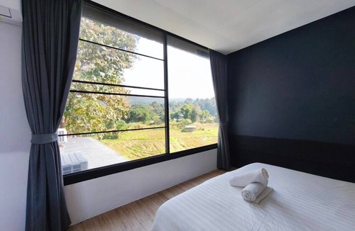 Mae Pong Villa | Brick Box Pool Villa & Café