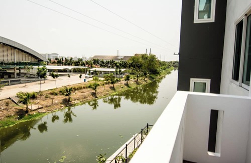 Bang Phli Hotel | At Ease Hotel Suvarnabhumi