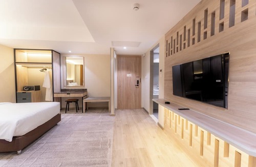 Ruessei Kaev Hotel | The Skye Phnom Penh Hotel & Apartments