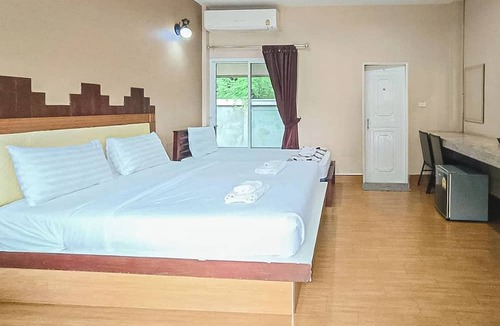 Uthai Thani Hotel | Klang mueang villa