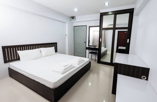 Bang Pla Ma Hotel | Creston Grand