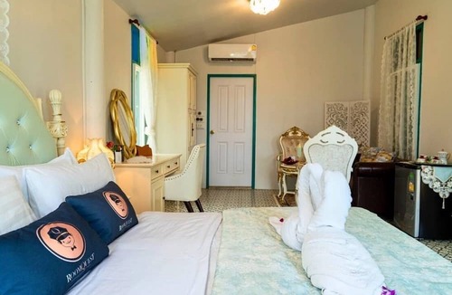 Pak Kret House | RoomQuest Baan Khun Phra The Iconic