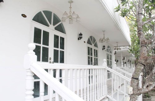 Nakhon Chai Si Hotel | Bananaleaf Wedding Cafe & Resort