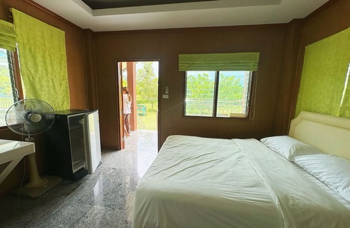 Nakhon Nayok Hotel | OYO 75497 Uncle Odd Talay View Resort
