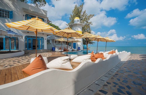 Bang Sare Bed & Breakfast | Sea of Love Suite Cafe Pattaya