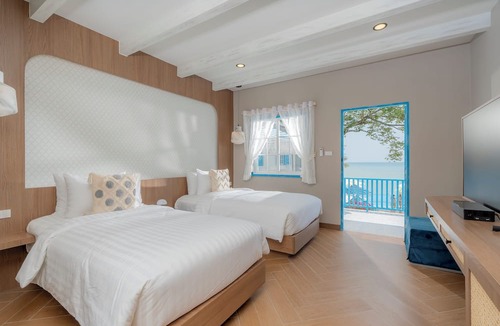 Bang Sare Bed & Breakfast | Sea of Love Suite Cafe Pattaya