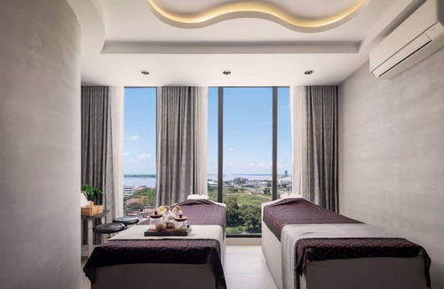 Daun Penh Hotel | Chaiya Palace Hotel