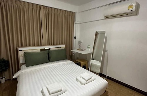 Talat Yot Hostel | Thai Siwilai
