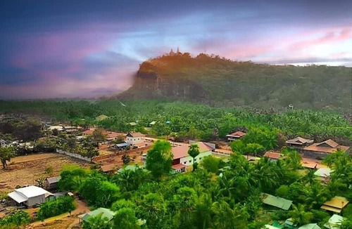 Banan Cabin | Family Batcave Homestay- Deluxe Double Room
