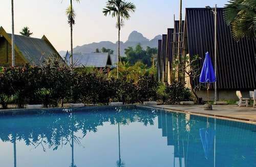Vang Vieng Resort | Vang Vieng Romantic Mountain View Resort