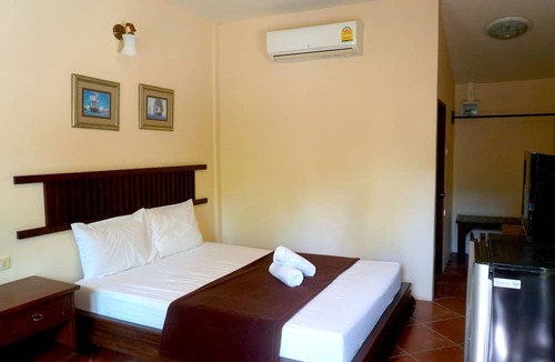 Suan Phueng Hotel | Varintorn Resort