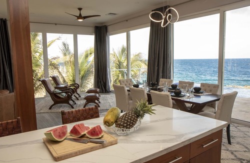 Bouvet Island House | Stunning Oceanfront 5 Bed House w/ Infinity Pool