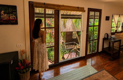 Bai Lan Hotel | Vanara Bungalows