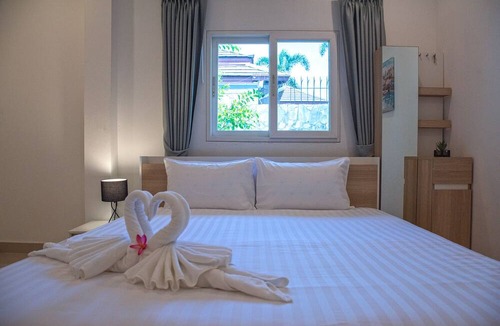 Nong Prue Villa | 6 Bedroom Tropical Pool Villa - V6