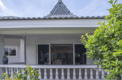 Nong Prue Villa | 6 Bedroom Tropical Pool Villa - V6