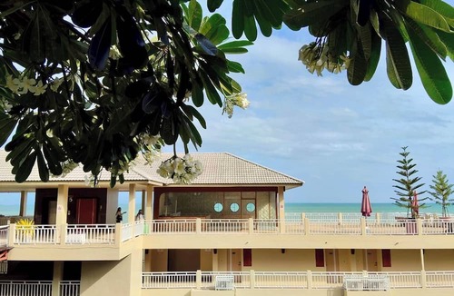 Ban Chang Hotel | Royal Phala Cliff Beach Resort and Spa