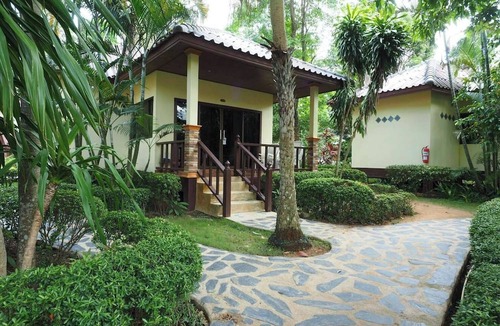Bai Lan Resort | Bailan Beach Resort