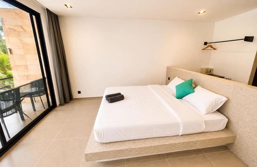 Koh Rong Hotel | ARIMATABE Beachfront Resort