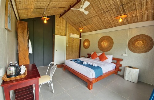 Tbaeng Meanchey Cabin | Cow Barn Cafe and Lodge Preah Vihear