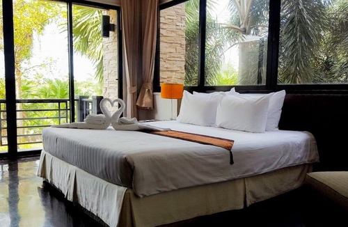 Nakhon Chai Si Hotel | Suwan