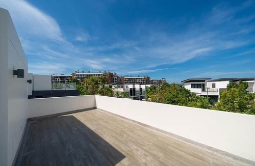 Laguna Villa | Luxury 5 bed Laguna Park no pool