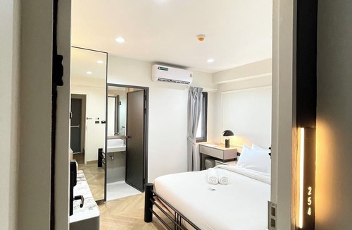 Sanambin Hotel | RESET at DMK