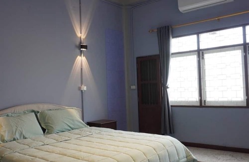 Wang Burapha Phirom House | Room With a Temple View