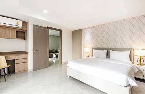 Ruessei Kaev Hotel | H Resident
