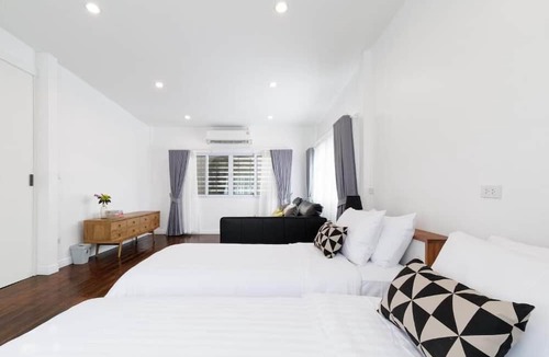 Thon Buri Bed & Breakfast | Baanboon