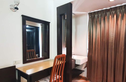 Lak Si Hotel | Next Bird Suite