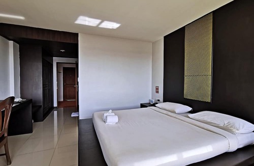 Chumphon Hotel | Nana Buri Hotel