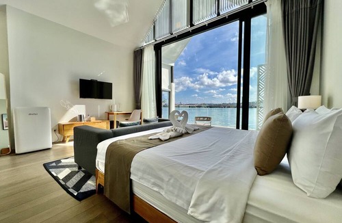Bang Sare Hotel | Baan Tah On The Sea
