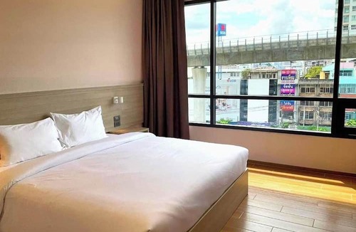 Bang Yi Khan Hotel | 35 Bow Hotel & Complex