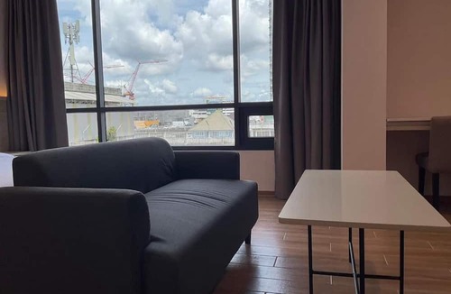 Bang Yi Khan Hotel | 35 Bow Hotel & Complex