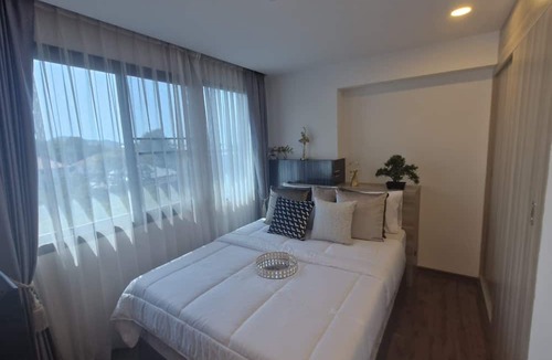 Tha Thaewawong Hotel | Triple J Suite