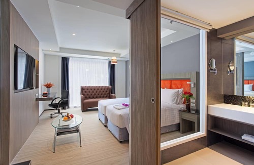 Nana Hotel | Grand 5 Hotel & Plaza Sukhumvit Bangkok
