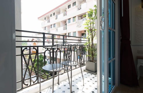 Bang Lamphu Lang Hotel | White Ivory Bed & Breakfast