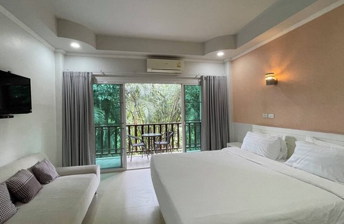 Pua Hotel | Green Hill Resort