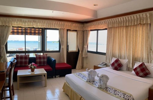 Tha Thaewawong Hotel | Seaview Sriracha Hotel