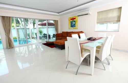 North Pattaya Villa | Hidden Palm Pool Villas