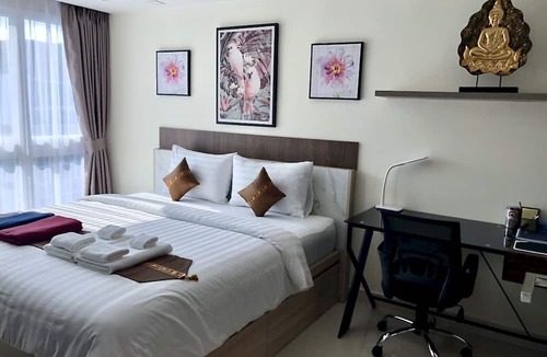 Central Pattaya Condo | Pool View Luxury Business Suite F7 in Grand Avenue by Pattaya City Estates