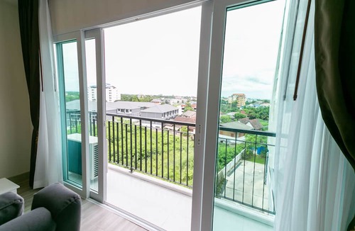 Chiang Mai Apartment | Locals ChiangMai Central Airport Plaza