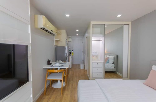 Khlong Tan Nuea Apartment | United Residence Ekamai Bangkok