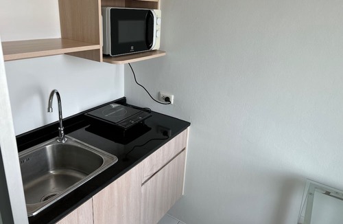 Rong Muang Condo | This Tanner share is one of many affordable Tanner properties in the world